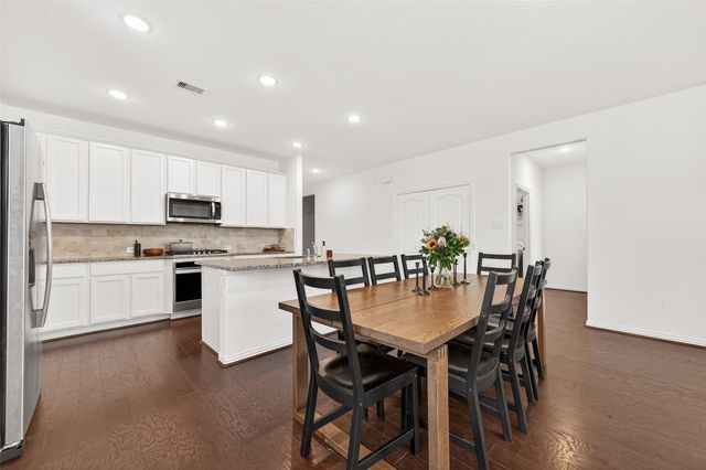 8018 Royal Palm Drive, Fulshear, TX 77441