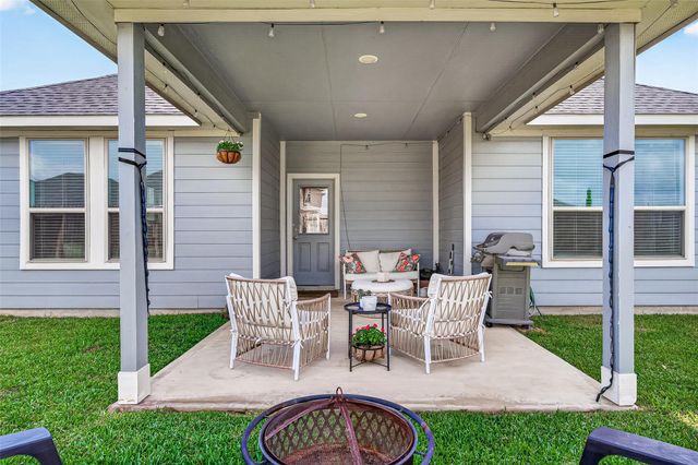 8018 Royal Palm Drive, Fulshear, TX 77441