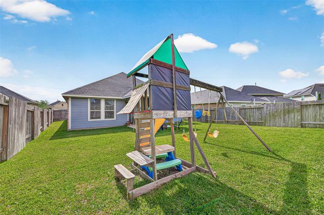 8018 Royal Palm Drive, Fulshear, TX 77441