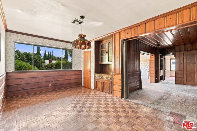 15954 Gault Street, Lake Balboa, CA 91406