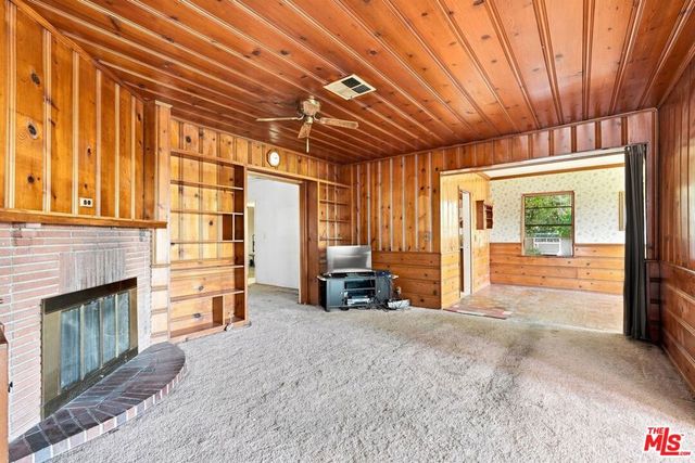 15954 Gault Street, Lake Balboa, CA 91406