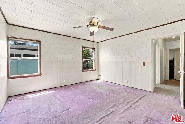 15954 Gault Street, Lake Balboa, CA 91406