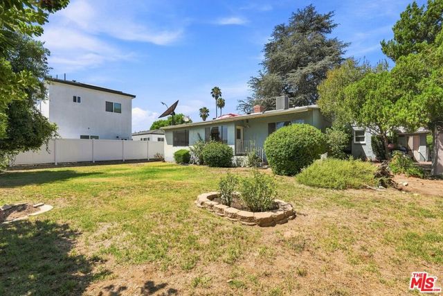 15954 Gault Street, Lake Balboa, CA 91406