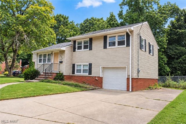 6254 Colebrook Road, Parma Heights, OH 44130