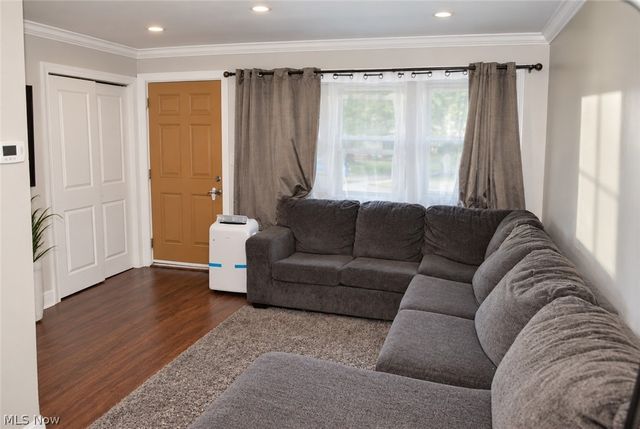 6254 Colebrook Road, Parma Heights, OH 44130