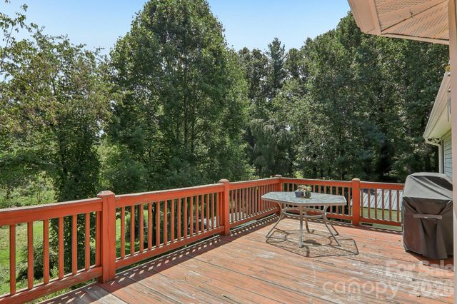1414 Kanuga Road, Hendersonville, NC 28739