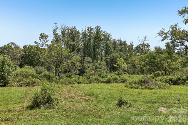 1414 Kanuga Road, Hendersonville, NC 28739