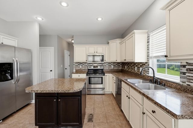 6025 Winning Colors Court, Richmond, KY 40475