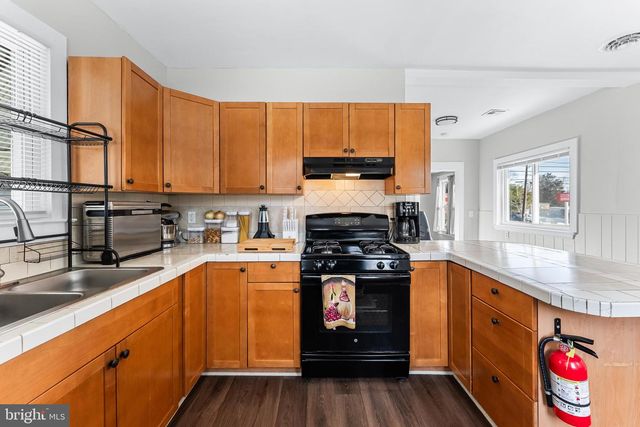 421 W DELILAH RD, Pleasantville, NJ 08232