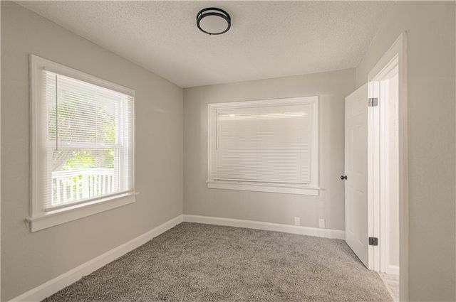 5900 Wabash Avenue, Kansas City, MO 64130