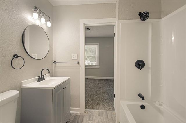5900 Wabash Avenue, Kansas City, MO 64130