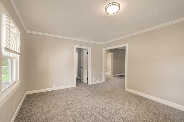 5900 Wabash Avenue, Kansas City, MO 64130