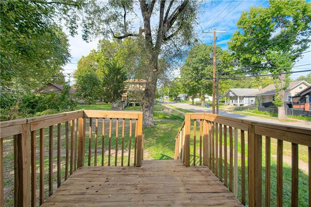 5900 Wabash Avenue, Kansas City, MO 64130