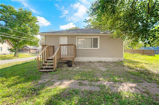 5900 Wabash Avenue, Kansas City, MO 64130