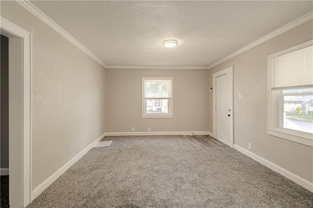 5900 Wabash Avenue, Kansas City, MO 64130