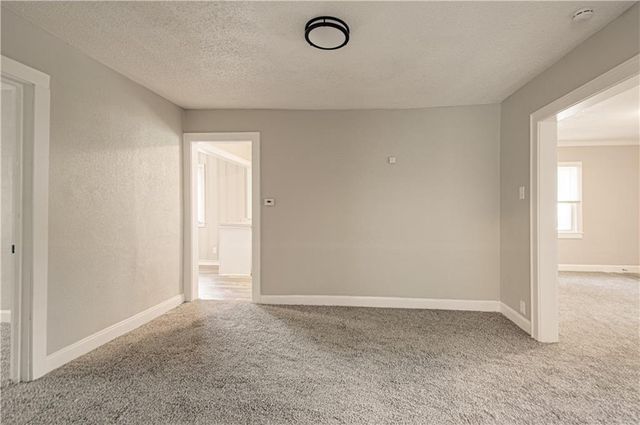 5900 Wabash Avenue, Kansas City, MO 64130