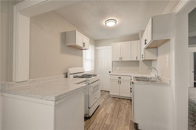 5900 Wabash Avenue, Kansas City, MO 64130
