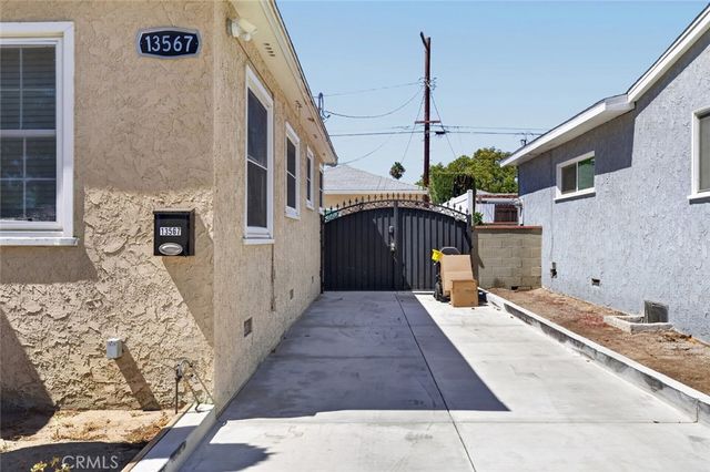 13567 Montague Street, Arleta, CA 91311