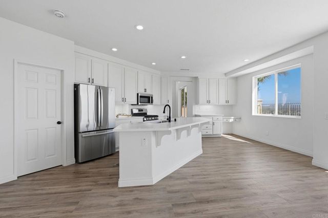 29 Villa Valtelena, Lake Elsinore, CA 92532