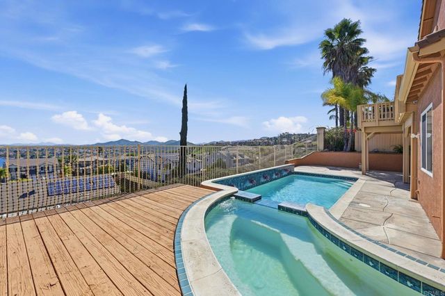 29 Villa Valtelena, Lake Elsinore, CA 92532