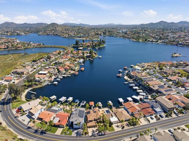29 Villa Valtelena, Lake Elsinore, CA 92532