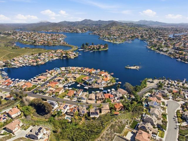 29 Villa Valtelena, Lake Elsinore, CA 92532