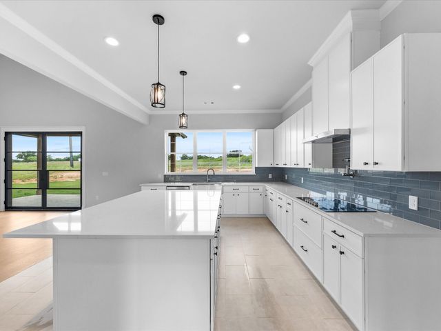 108 Bear Cat Court, Alvord, TX 76225