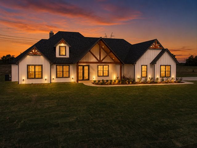 108 Bear Cat Court, Alvord, TX 76225