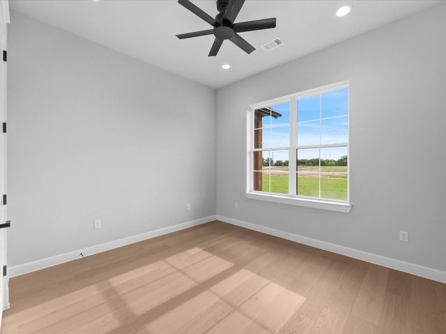 108 Bear Cat Court, Alvord, TX 76225