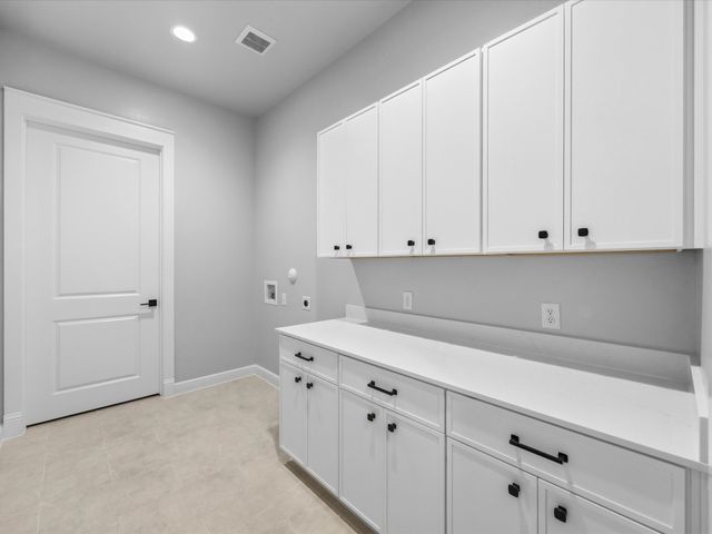 108 Bear Cat Court, Alvord, TX 76225
