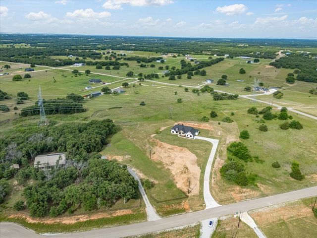 108 Bear Cat Court, Alvord, TX 76225