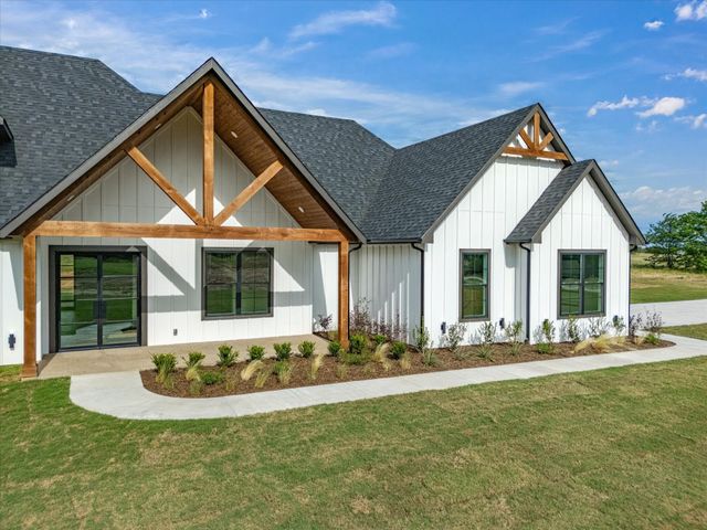 108 Bear Cat Court, Alvord, TX 76225