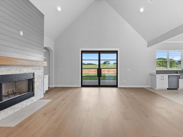 108 Bear Cat Court, Alvord, TX 76225