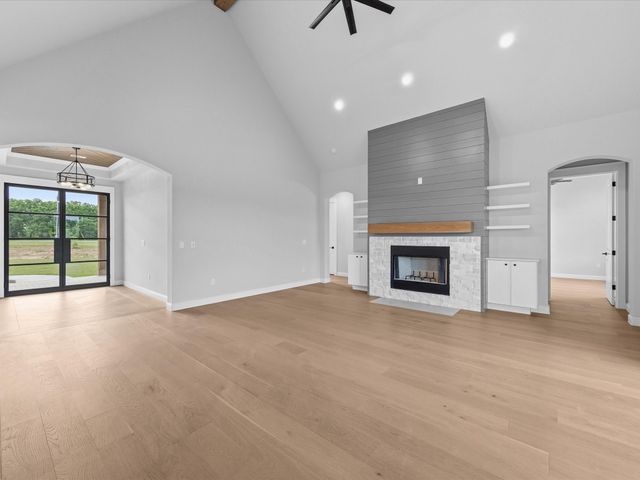 108 Bear Cat Court, Alvord, TX 76225