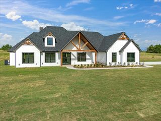 108 Bear Cat Court, Alvord, TX 76225