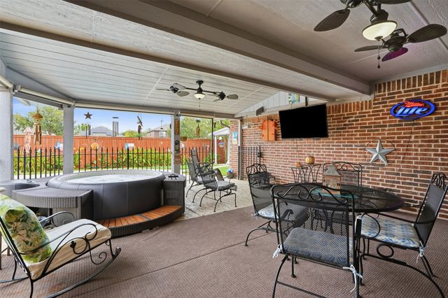 568 Willowview Drive, Saginaw, TX 76179