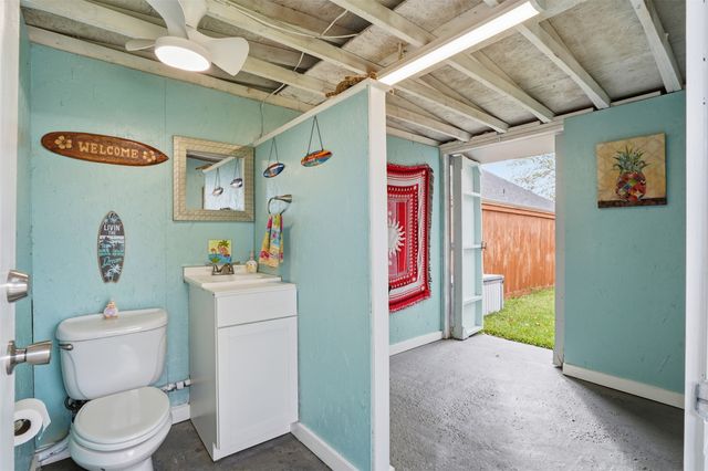 568 Willowview Drive, Saginaw, TX 76179