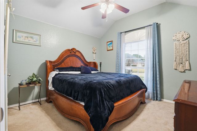 568 Willowview Drive, Saginaw, TX 76179