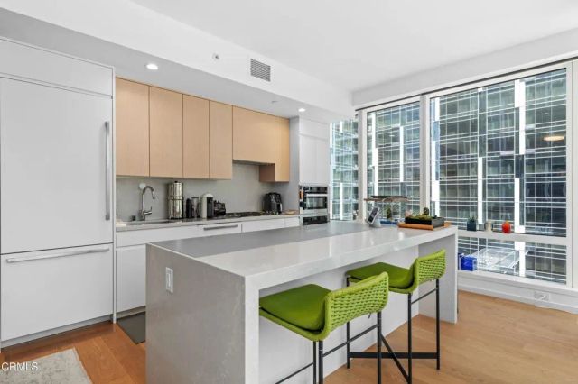 877 Francisco Street 1506, Los Angeles, CA 90015