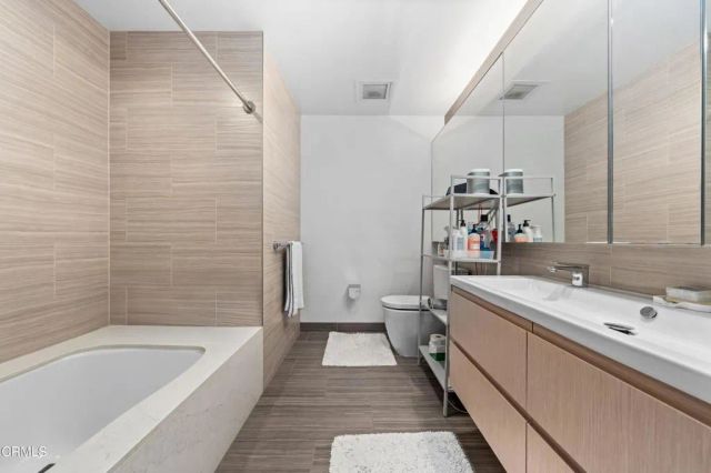 877 Francisco Street 1506, Los Angeles, CA 90015