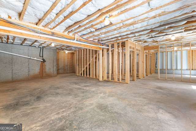 517 Lago Court, Lagrange, GA 30241