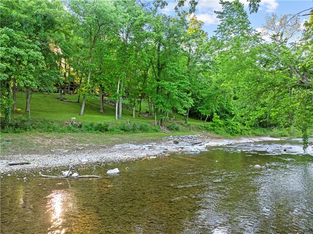 810 Marion County 4054, Harrison, AR 72601