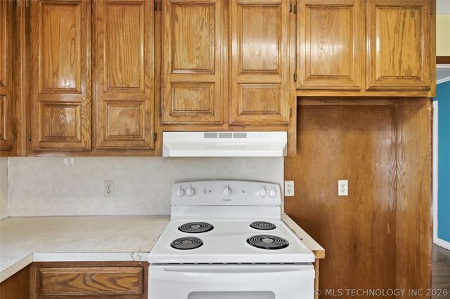 1412 S Pittsburg Avenue, Tulsa, OK 74112