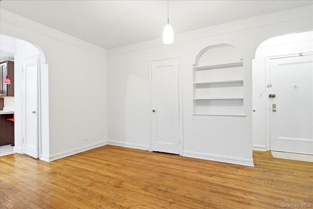 111-39 76th Road A7, Forest Hills, NY 11375