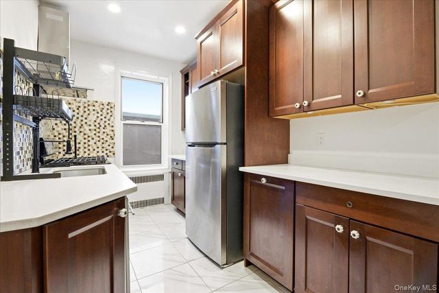 111-39 76th Road A7, Forest Hills, NY 11375