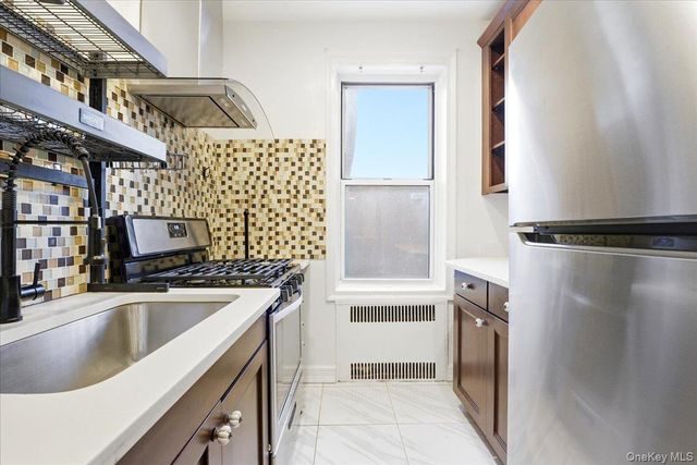 111-39 76th Road A7, Forest Hills, NY 11375