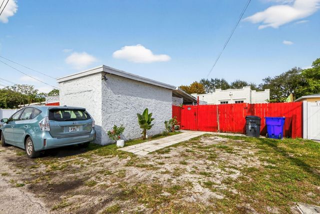 1934 Washington Street, Hollywood, FL 33020