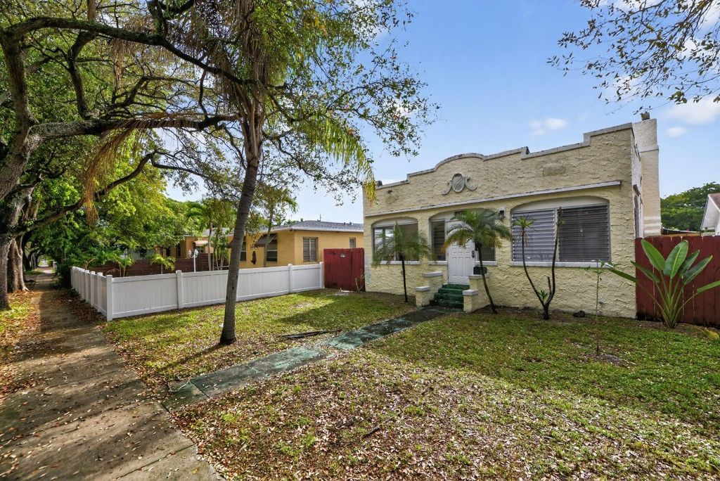 1934 Washington Street, Hollywood, FL 33020