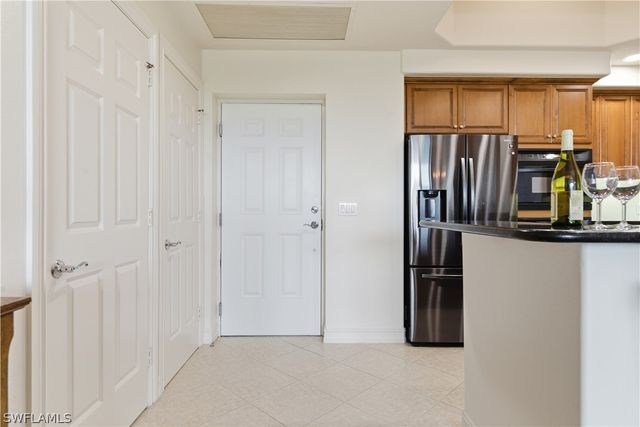 2748 Tiburon BLVD E C404, Naples, FL 34109