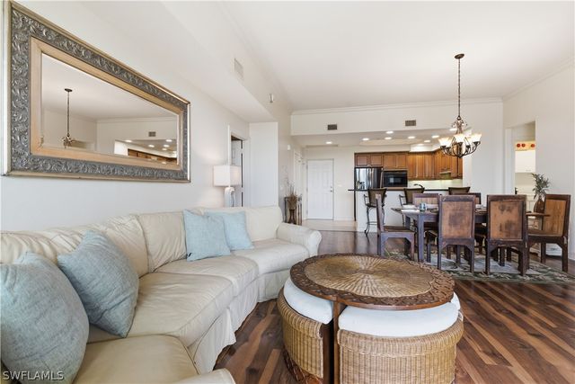 2748 Tiburon BLVD E C404, Naples, FL 34109